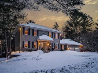 28 View Dr, Coventry, RI 02816-6508