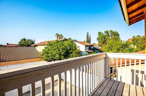 126 Olivetree Dr, Perris CA  92571-2744 exterior