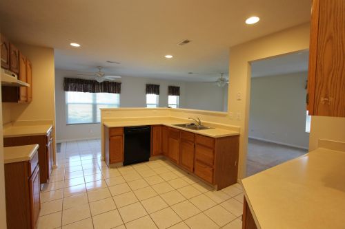 925 Sunset Dr, Englewood OH  45322-2251 exterior