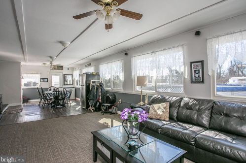 631 Barbara Dr, Norristown PA  19403-4102 exterior