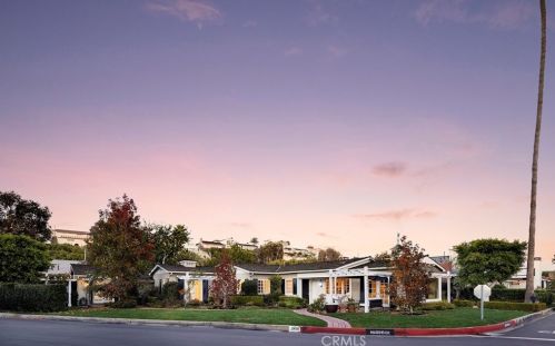 2491 Crestview Dr, Newport Beach, CA 92663-5662