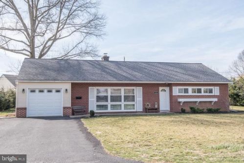 40 Stanley Ave, Landisville, PA 17538-1023