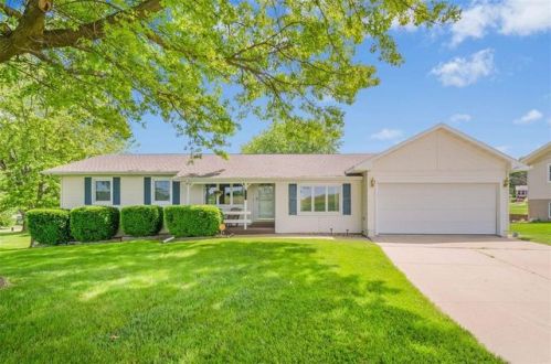 420 Swisher View Dr, Swisher, IA 52338-9535