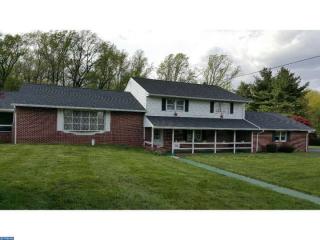 137 Bernard Ave, Cochranville, PA 19330-1022