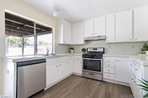 8211 Elston Pl, San Diego CA 92126-2213 exterior