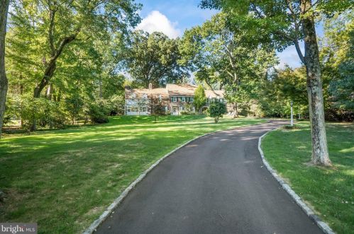 44 Tunbridge Rd, Haverford, PA 19041-1037