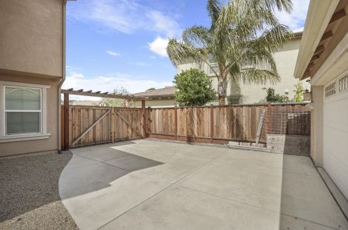 18206 Garmetta Way, Lathrop CA  95330-8530 exterior