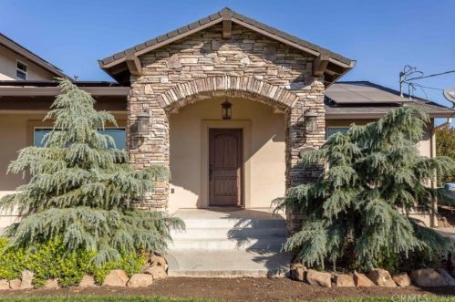 25020 4th Ave, Los Molinos, CA 96055-9657