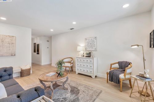 3877 Harbor St, West Pittsburg CA  94565-6137 exterior