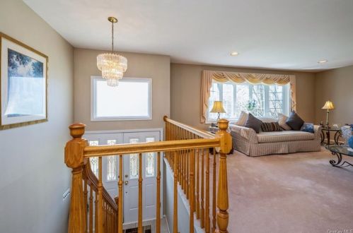 12 Stonecrest Dr, Thiells, NY 10984-1500