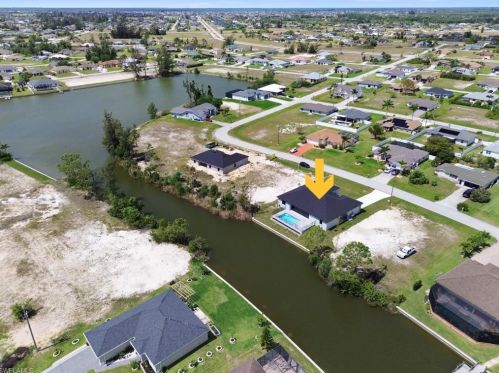1908 14 St, Cape Coral FL  33909-1643 exterior