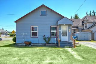 217 8th St, Puyallup, WA 98371-4316