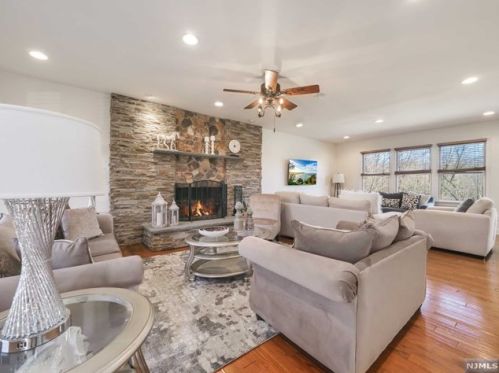 1994 Macopin Rd, West Milford NJ  07480-1932 exterior