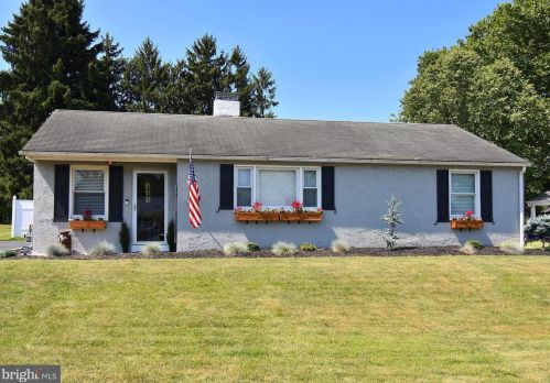 1812 Wayne Dr, Norristown, PA 19403-2709