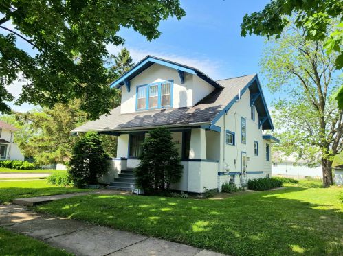 132 Hinman Ave, Waukesha, WI 53186-6003