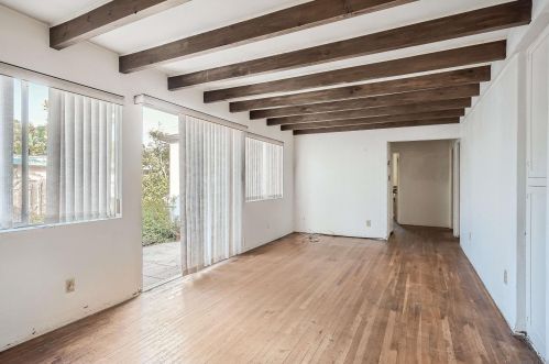 265 B Ave, San Diego CA 92118-1820 exterior