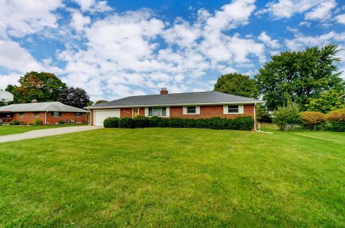 6908 New Horizon Ave, Enon, OH 45323-1525