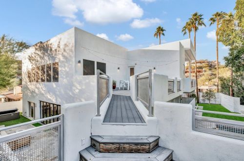 7627 22nd St, Phoenix AZ  85020-4706 exterior