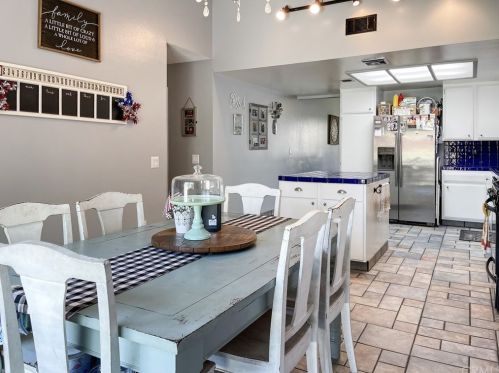 242 White Oak Rd, Lake Elsinore CA  92530-5181 exterior