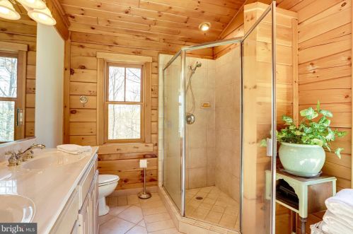 3714 Mountain Rd, Haymarket VA  20169-1739 exterior