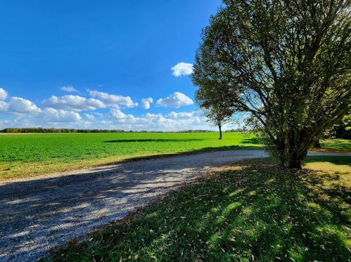 5985 Creek Rd, Washington Ch OH  43160-9726 exterior