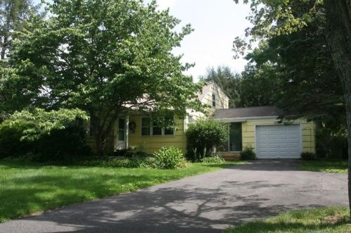 100 Warrenville Rd, North Windham, CT 06250-1228