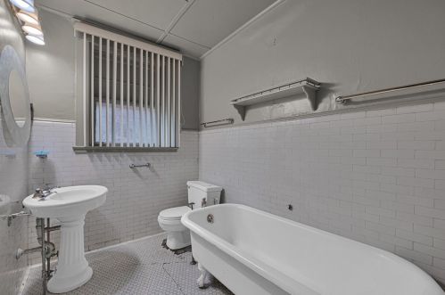 4283 Andover Ter, Pittsburgh PA  15213-1203 exterior