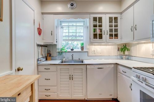 2901 Linden Ln, Falls Church VA  22042-2313 exterior