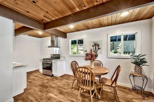 2161 Pinewood Dr, South Lake Tahoe CA  96150-5146 exterior