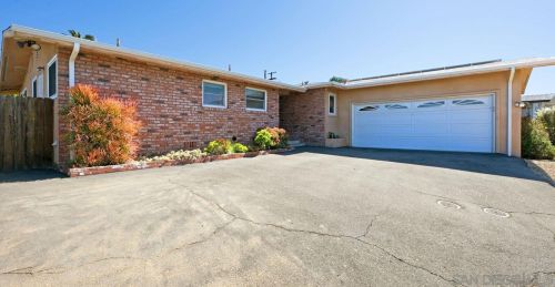 502 Orange Grove Ave, Vista, CA 92084-6220