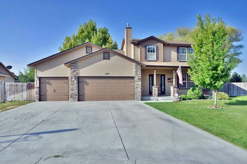 1315 Hawaii Ave, Nampa, ID 83686-8177