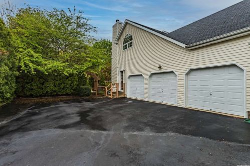 54 Casey Ln, Mount Sinai NY  11766-2336 exterior