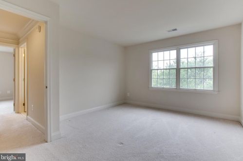 5594 Tucson Ct, Haymarket VA  20169-3145 exterior