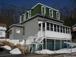 24 Cordts St, Kingston NY  12401-3337 exterior