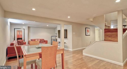 7127 Roosevelt Ave, Falls Church VA  22042-1623 exterior