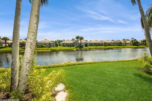 4288 Montalvo Ct, Naples FL  34109-3335 exterior