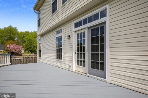 39 Houser Dr, Lovettsville VA  20180-8631 exterior