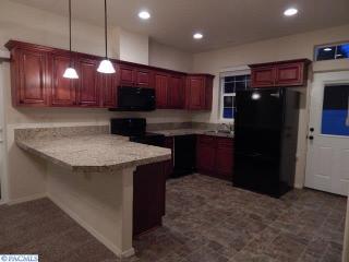 554 Grant St, Kennewick, WA 99336-7694