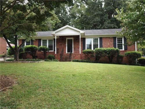 501 Shelby Dr, Greensboro NC  27409-2215 exterior