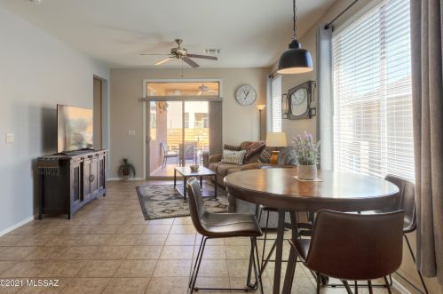 512 Bazille Way, Green Valley, AZ 85614-5272