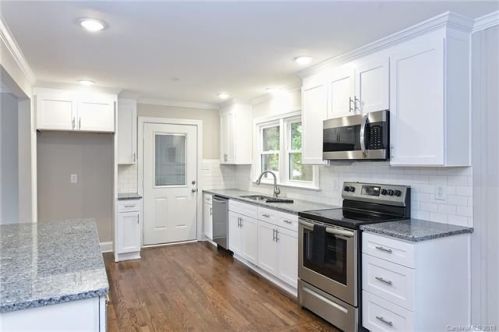 472 Virginia Ave, Statesville, NC 28677-3372