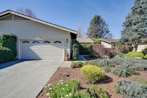 6590 Meadowridge Dr, Santa Rosa, CA 95409-5863