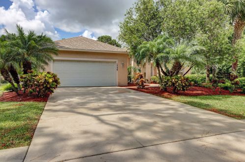 1756 Cascade Rd, Fort Pierce, FL 34953-4638