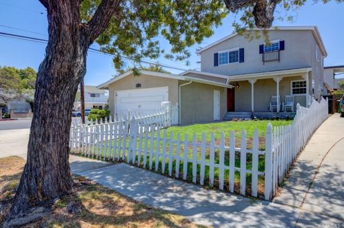 2002 253rd Pl, Lomita, CA 90717-1708