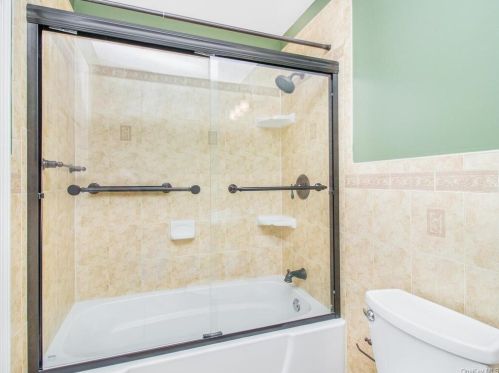 548 Pugsley Ave, Bronx NY  10473-1835 exterior