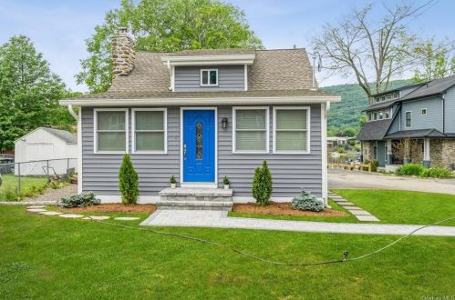 3 Starlight Ln, Greenwood Lake, NY 10925-2858