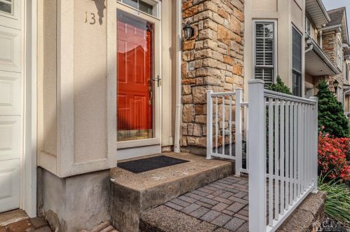 13 Ayers Ct, Metuchen NJ  08840-1172 exterior