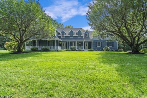 331 Newport Rd, Glen Gardner, NJ 08826-3141