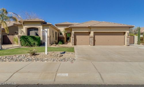 6720 Crestview Dr, Gilbert, AZ 85298-4039