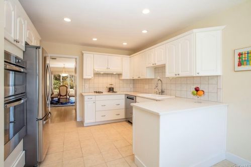 4 Elizabeth Ct, Briarcliff NY  10510-2528 exterior